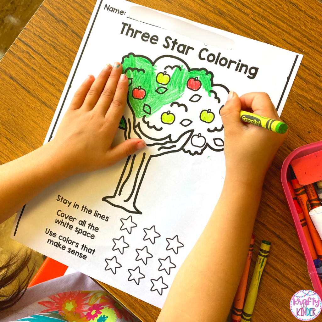 Using 3 Star Coloring pages like this will help your students start to self-assess their work and do their very best.  A great kindergarten writing lesson for the beginning of the year.